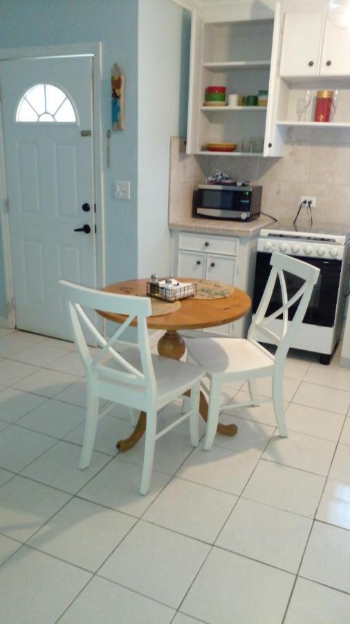 נסאו Lynn'S Cozy Cottage מראה חיצוני תמונה