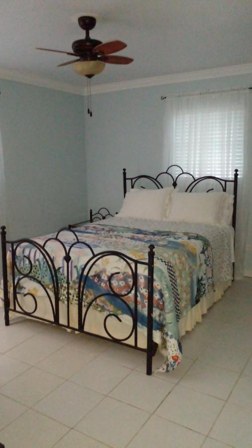 נסאו Lynn'S Cozy Cottage מראה חיצוני תמונה